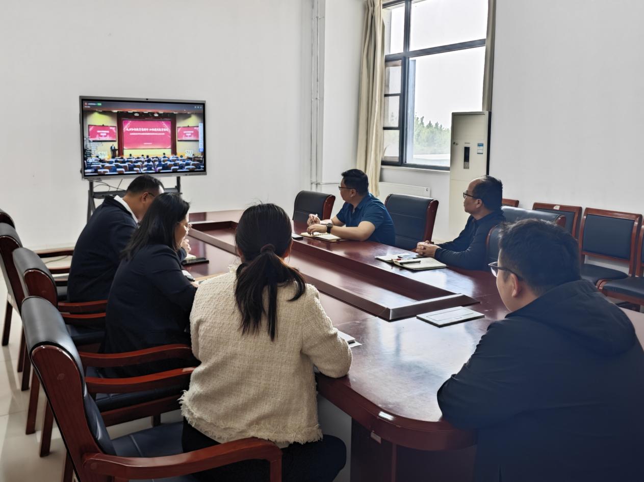 948cc5a60bbcd0bbd5df7d6d3d00a7c 948cc5a60bbcd0bbd5df7d6d3d00a7c