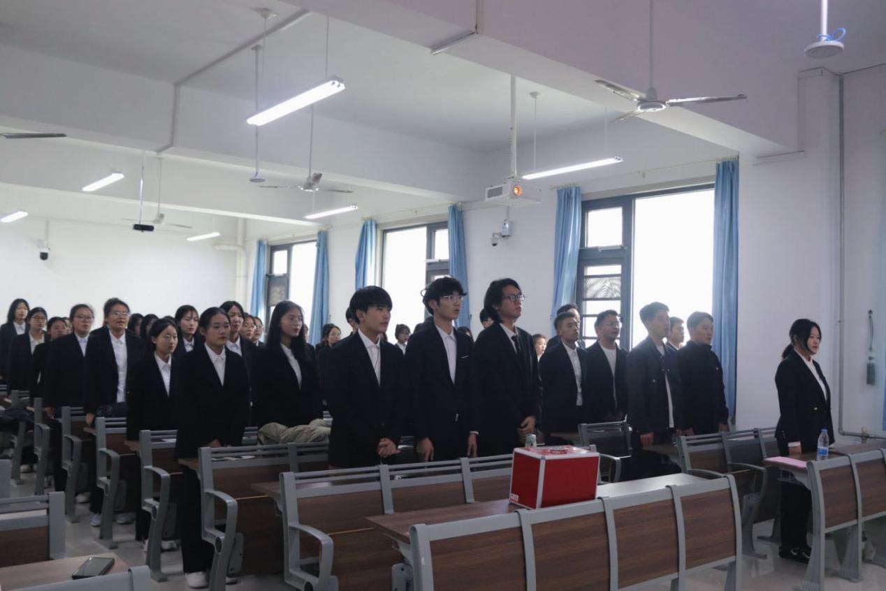 d1b61b85clc3cb766b6d2f6156942a11 d1b61b85clc3cb766b6d2f6156942a11